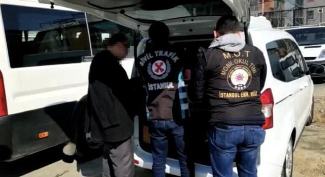 Tek kolu olmadığı halde okul servisi kullanıyor - Resim : 1