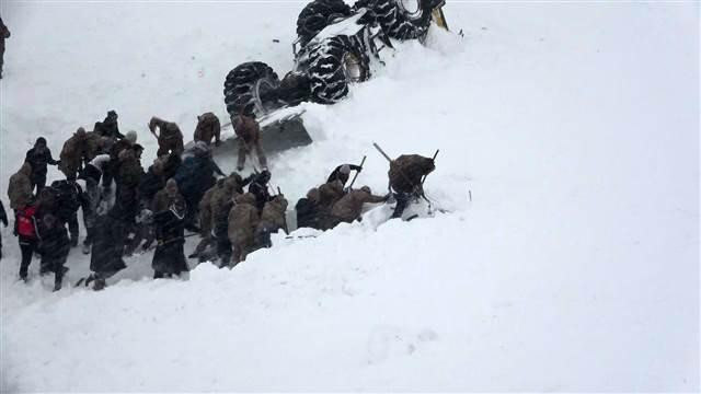 Van'da ikinci çığ felaketi: 33 ölü, 63 yaralı - Resim : 1