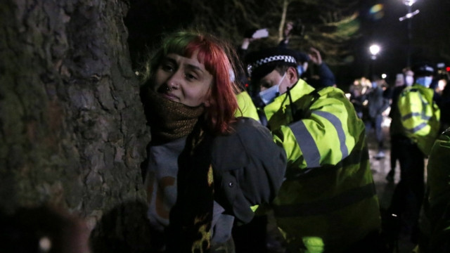 Sarah Everard protestolarında tepki çeken Londra Emniyet Müdürü: İstifa etmeyi düşünmüyorum - Resim : 2