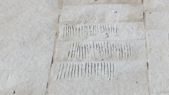 Beyazıt Meydanı'nda 'taşlar hatalı döşendi' iddiası - Resim : 3