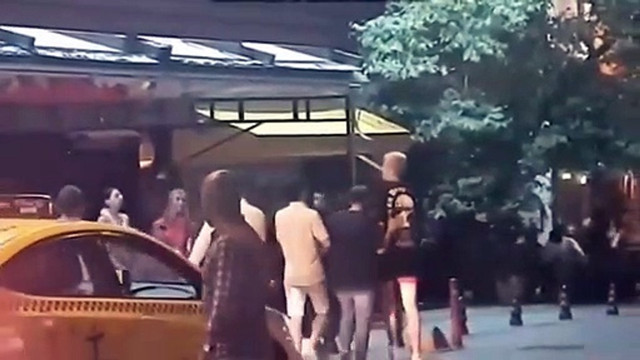 Ebrar Karakurt'a Kadıköy'de sözlü taciz - Resim : 1
