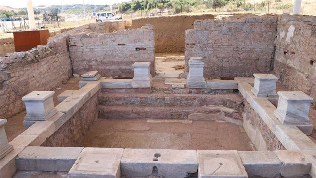 Çanakkale'de 1900 yıllık kadın doktor mezarı bulundu - Resim : 1