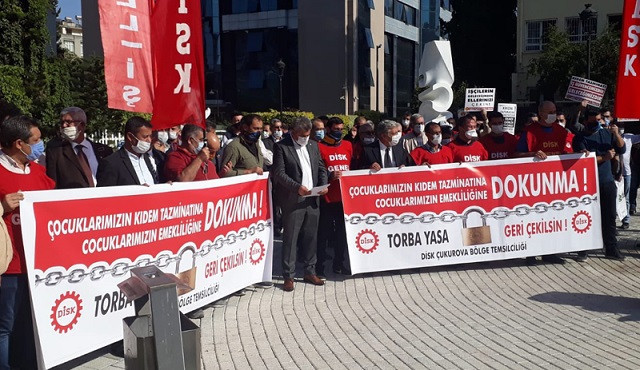 DİSK'li işçiler ülke genelinde eylemdeydi: Torbaların içerisinden işçilere ne çıktığını biz biliyoruz - Resim : 1
