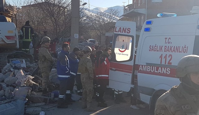 Elazığ depremi: Sesimi duyan var mı? - Resim : 5