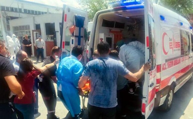 Tekirdağ'da fabrikada patlama ve yangın: 3 yaralı - Resim : 1