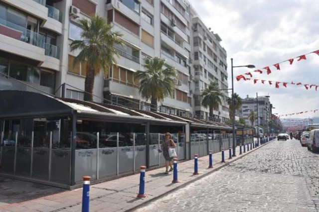 Kordon'daki konser öncesi işletmelerden 'Tarkan'a özel fiyat uygulaması - Resim : 1