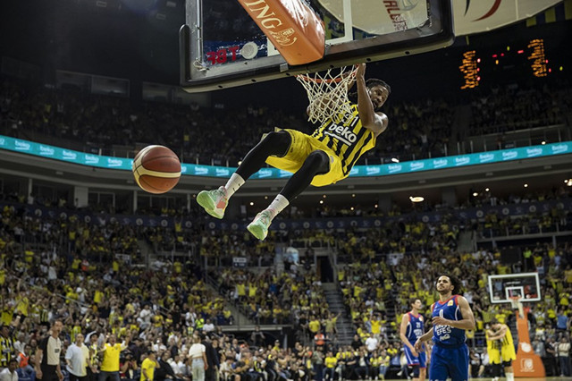 Fenerbahçe Beko, Anadolu Efes'i rahat yendi - Resim : 2