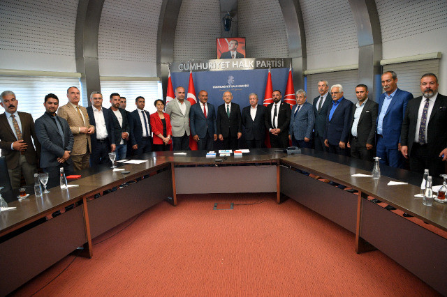 AKP Silvan ilçe eski başkanı yönetimi ile birlikte CHP’ye katıldı - Resim : 2