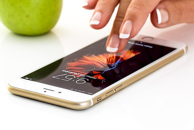 smartphone-1894723-640.jpg