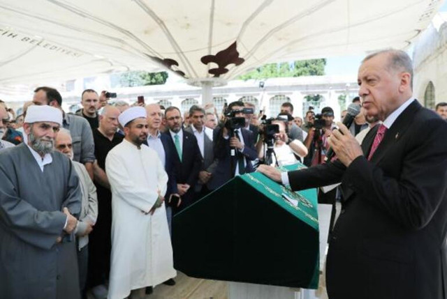 Cumhurbaşkanı Erdoğan Hacı Nimet Kaya'nın cenazesine katıldı - Resim : 1
