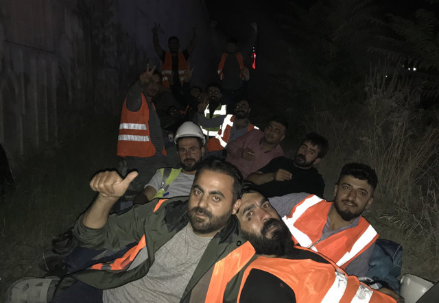 Haklarını isteyen inşaat işçileri gözaltına alındı - Resim : 2