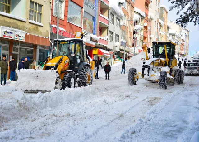 Ordu’da kar insan boyunu geçti - Resim : 1