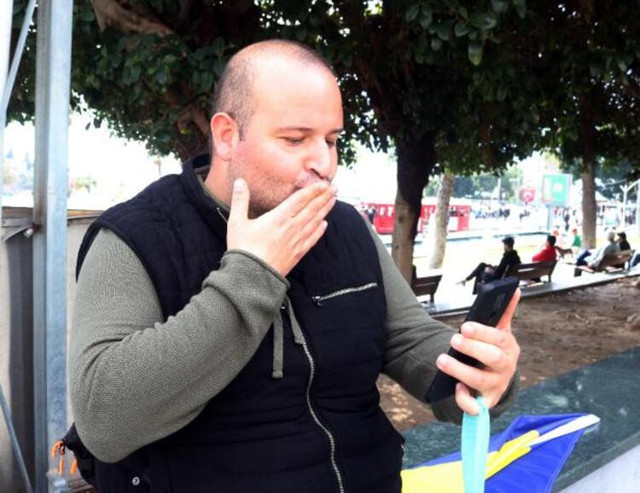 Bir ay önce evlendiği Ukraynalı eşi, Kiev'de savaşın ortasında kaldı - Resim : 1