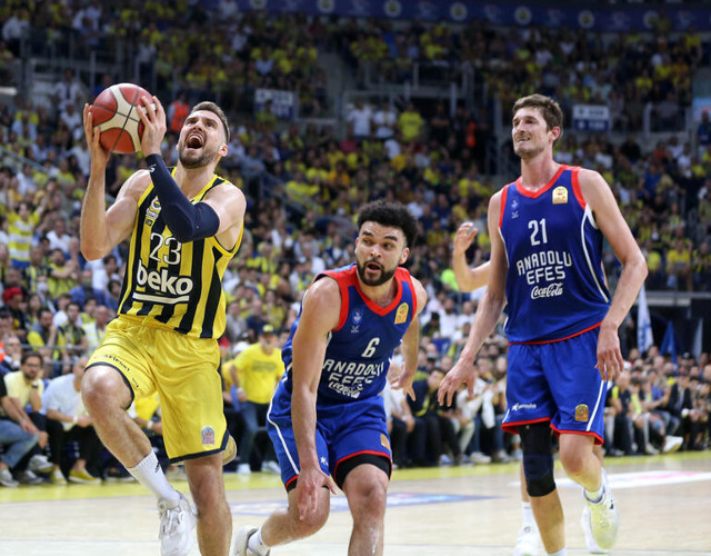 Fenerbahçe Beko, Anadolu Efes'i rahat yendi - Resim : 1
