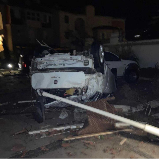 Çeşme'de hortum felaketi: Bir vinç işçi barakalarının üzerine devrildi, 16 yaralı var - Resim : 2