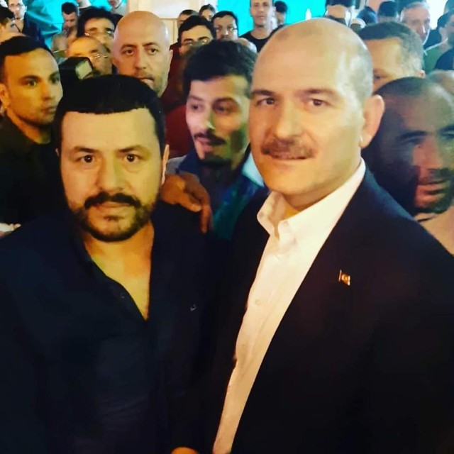 Yurttaşlara silah çekenlerin AKP’lilerle fotoğrafları ortaya çıktı - Resim : 1