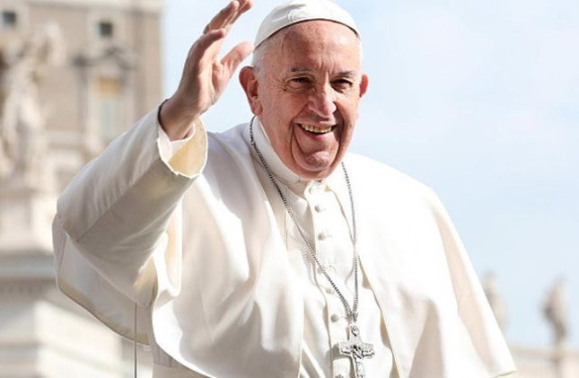 Papa'dan bir rahibenin trans mahallesi projesine destek - Resim : 1