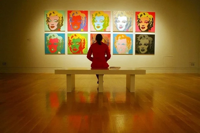 Andy Warhol'un Marilyn Monroe portresi 20. yüzyılının en pahalı sanat eseri oldu - Resim : 1