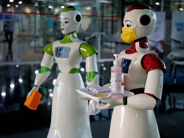 Robotlar günde 3 bin koronavirüs testi yapacak - Resim : 2