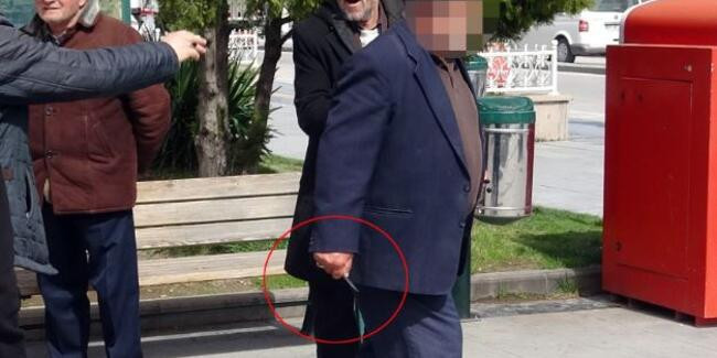 Koronavirüs Tokat: Yaşlı adam gazetecilere bıçak çekti - Resim : 1