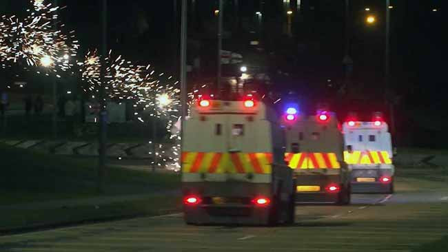 Kuzey İrlanda'da birlik yanlılarının şiddet eylemleri durdurulamıyor - Resim : 1