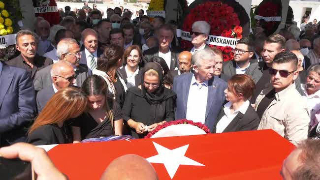 Haluk Pekşen için Meclis'te cenaze töreni düzenlendi; Hikmet Sami Türk tören sırasında fenalaştı - Resim : 1