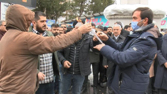 Elektrik faturaları 4 katına çıktı, halktan protesto eylemleri başladı - Resim : 1