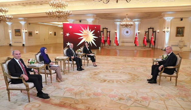 Erdoğan konuştu, dolar 14 TL sınırına dayandı, dış borç 2 saatte 192 milyar arttı - Resim : 1