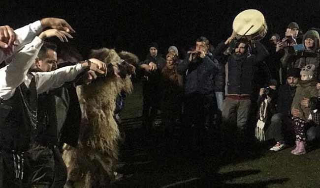 Yoksulun, zenginin kapısına dayandığı sınıfsal bir yılbaşı geleneği: Kalandar - Resim : 4