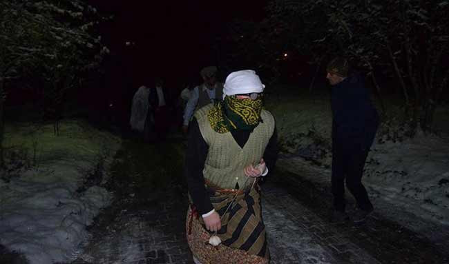 Yoksulun, zenginin kapısına dayandığı sınıfsal bir yılbaşı geleneği: Kalandar - Resim : 3