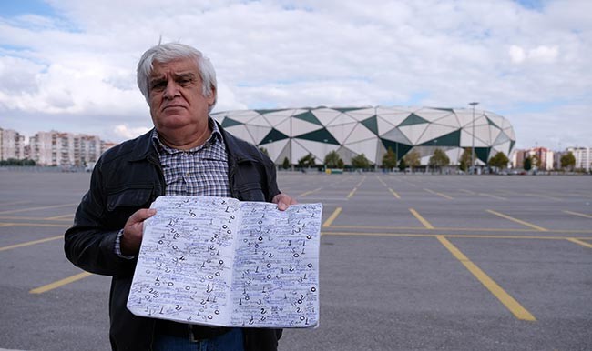51 yıldır spor müsabakalarının kaydını tutuyor: Evlendiği gün bile maça gitti - Resim : 1
