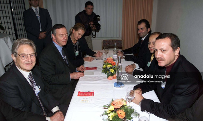 Kavala'ya 'Soros artığı' diyen Erdoğan'ın Soros ile çok bilinmeyen fotoğrafları - Resim : 1