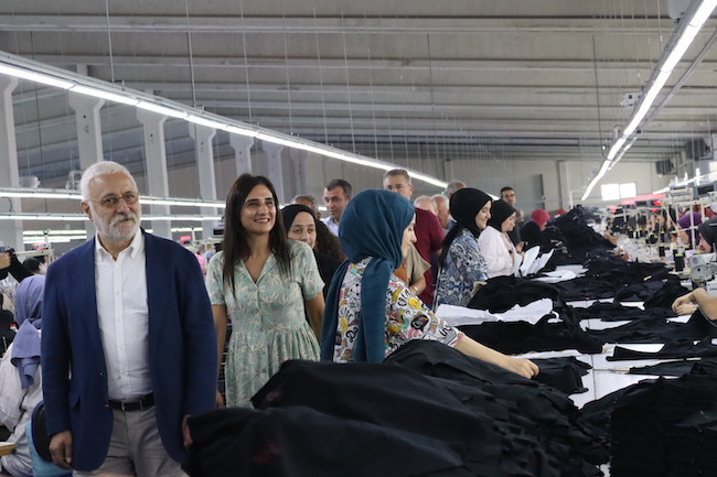 HDP’li Oluç, Muş'tan seslendi: Bizlerin kararı olmadan kimse iktidarda, muhalefette olamaz - Resim : 1