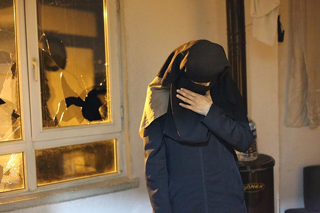 Taşlanan evler, evlerine saklanan sığınmacılar: Yarın çocuğuma kim süt alacak? - Resim : 5