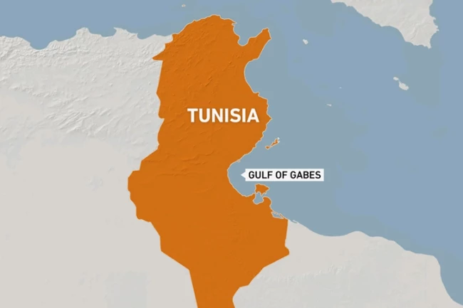 Tunus kıyılarında yakıt yüklü gemi battı: Türk ve Azeri 7 mürettebat kurtarıldı - Resim : 1
