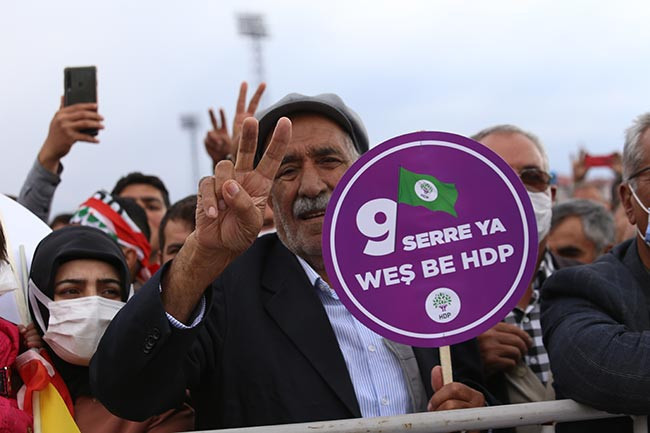 Buldan: Kürt çocuklarını panzerle ezerek mi sorunu çözüyorsunuz? - Resim : 3