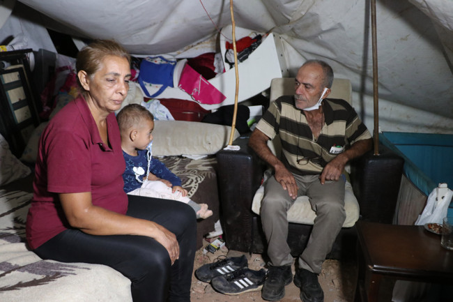 Kirasını ödeyemeyen 7 kişilik aile, 2,5 aydır boş araziye kurdukları çadırda yaşıyor - Resim : 2