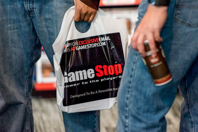 Hedge fonların savaşı Wall Street'i salladı, GameStop hisselerine yasak geldi, yatırımcı isyan etti - Resim : 2