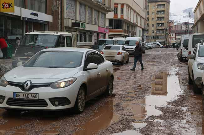 Yüksekova'daki sorunları göstermemek için 'havadan' görüntülediler - Resim : 2