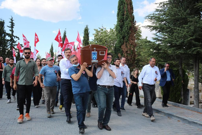 Metin Çulhaoğlu son yolculuğuna uğurlandı - Resim : 2