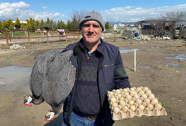 İran tavuğundan 'paskalya yumurtası' üretiyor - Resim : 1