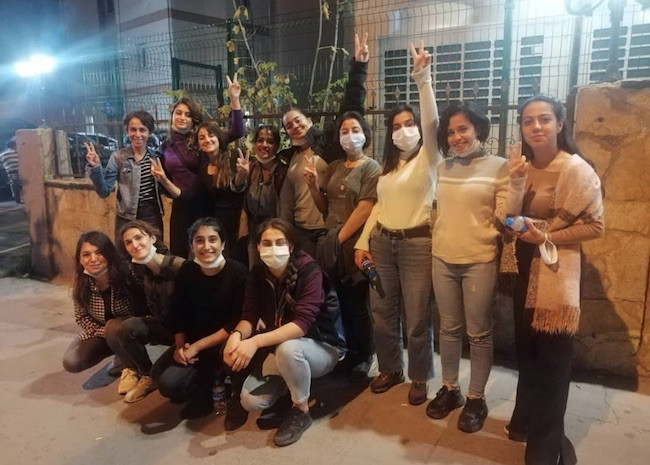 Gözaltına alınan 55 genç serbest bırakıldı - Resim : 1