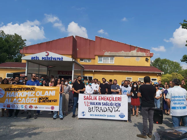 'Bakan istifa' sloganıyla yürüyen sağlık emekçilerine biber gazlı müdahale: Bizi de mi öldüreceksiniz? - Resim : 2