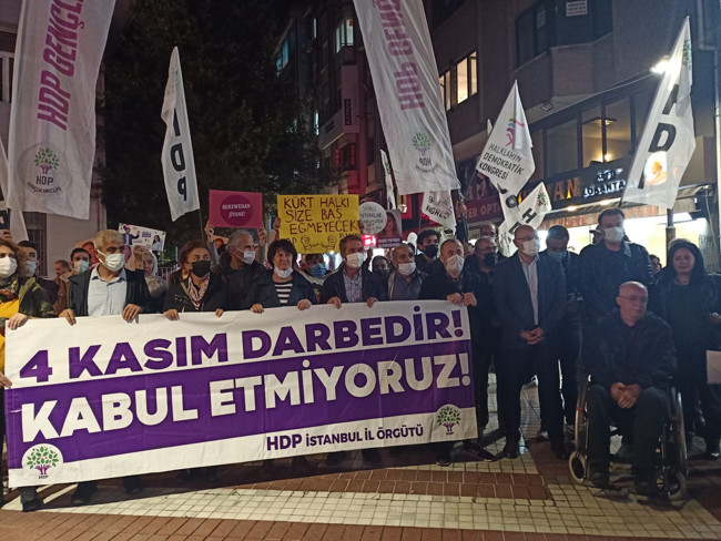 '4 Kasım siyasi darbe': Halkımızın özgürlük mücadelesinin kararlı neferi olacağımızın sözünü veriyoruz - Resim : 1