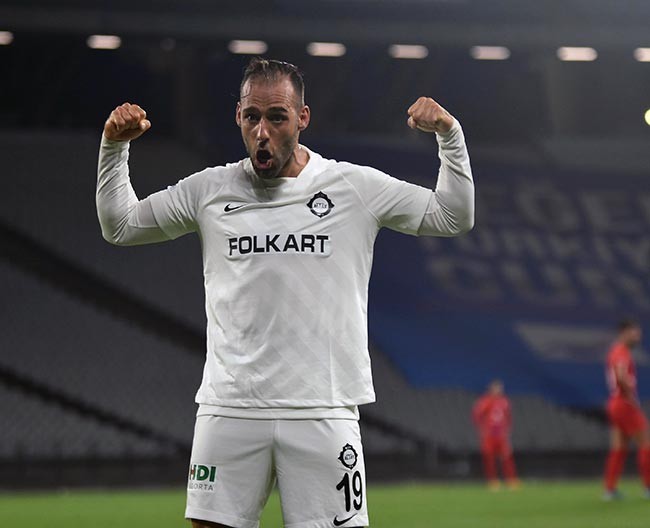 Altay'la son 3 sezon üst üste gol krallığı yaşayan Paixao gözden düştü - Resim : 1