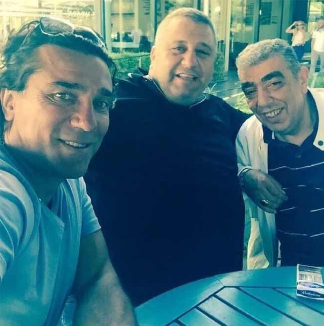 Halil Falyalı'nın Haluk Kırcı, Yavuz Bingöl ve Saffet Sancaklı gibi birçok ünlü isimle fotoğrafı var - Resim : 5