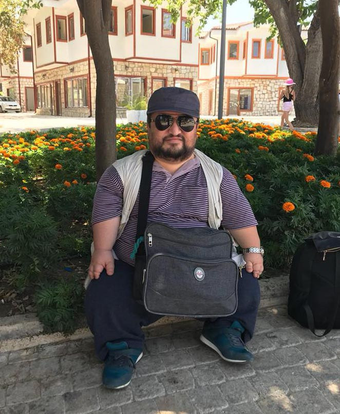 7 Cüceler'in 'Korkak' karakteri Ümit Keskin Covid-19 nedeniyle hayatını kaybetti - Resim : 1