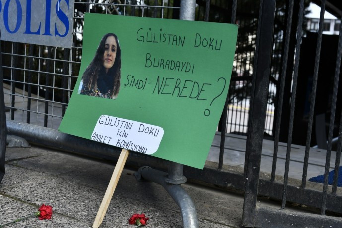 Dersim'de Gülistan Doku'nun annesi ve ablası 8 Mart dolayısıyla Valiliğe yürüdü: Gülistan nerede? - Resim : 1