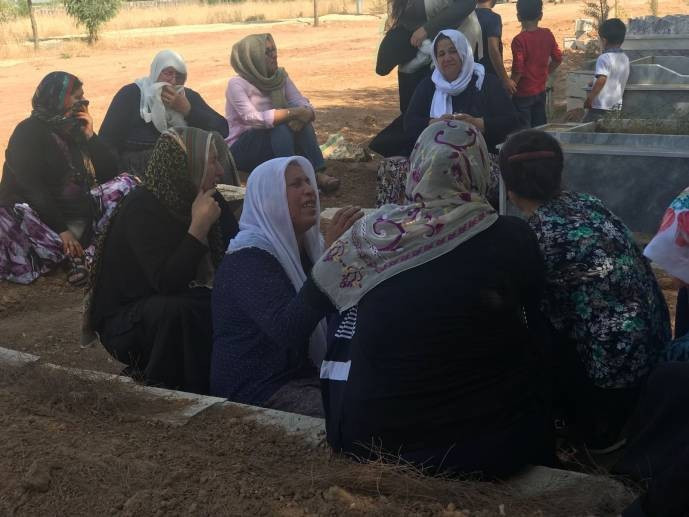 Anne Şenyaşar: Oğlumu bırakmazlarsa kendimizi yakarız - Resim : 1