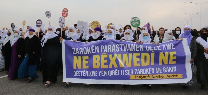 Barış Anneleri sınıra yürüdü: Kimyasal vahşetine son verin - Resim : 1